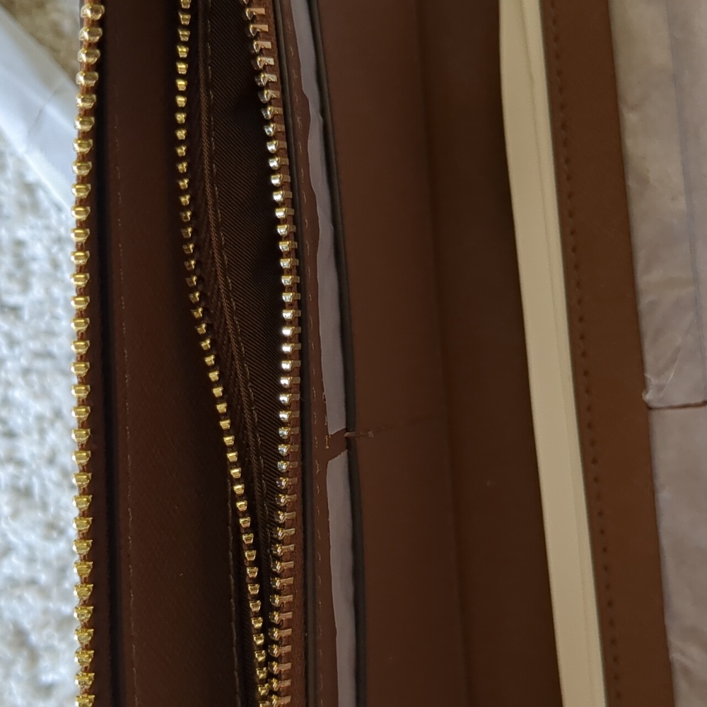 Tory Burch Camel Brown Saffiano Leather Emerson Wristlet/Wallet - NWT - Picture 4 of 5
